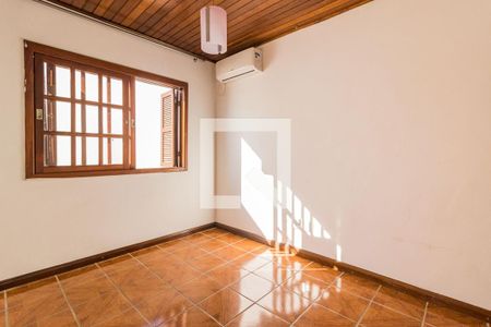Dormitório de casa à venda com 4 quartos, 228m² em Jardim Itu, Porto Alegre