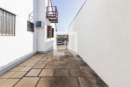 Garagem de casa à venda com 4 quartos, 228m² em Jardim Itu, Porto Alegre
