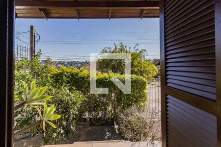 Varanda de casa à venda com 4 quartos, 228m² em Jardim Itu, Porto Alegre