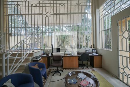 Casa à venda com 596m², 4 quartos e 10 vagasSala