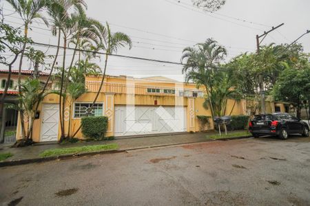 Casa à venda com 596m², 4 quartos e 10 vagasFachada Casa