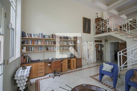 Casa à venda com 596m², 4 quartos e 10 vagasSala