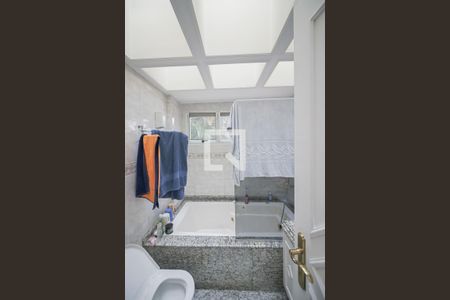 Casa à venda com 596m², 4 quartos e 10 vagasSuite 2 Quarto 4