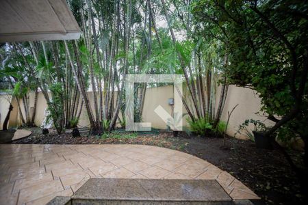 Casa à venda com 596m², 4 quartos e 10 vagasQuintal e JardimQuintal e Jardim