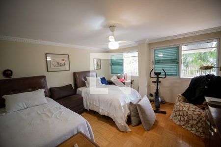 Casa à venda com 596m², 4 quartos e 10 vagasSuite 1