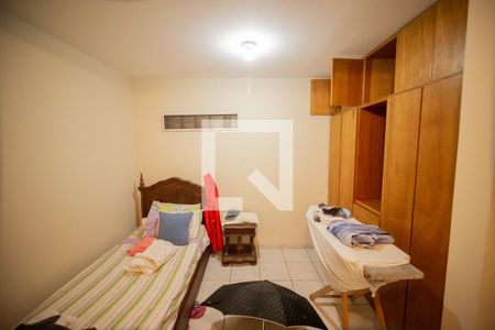 Casa à venda com 596m², 4 quartos e 10 vagasQuarto Lavanderia Interna