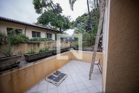 Casa à venda com 596m², 4 quartos e 10 vagasLavanderia Externa