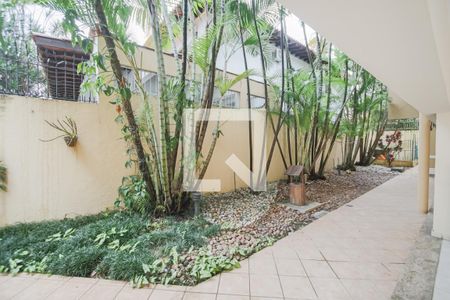 Casa à venda com 596m², 4 quartos e 10 vagasQuintal e Jardim