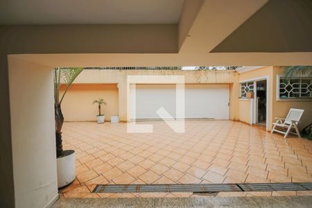 Casa à venda com 596m², 4 quartos e 10 vagasQuintal e Jardim