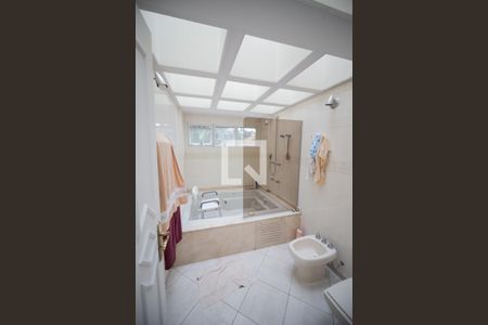 Casa à venda com 596m², 4 quartos e 10 vagasSuite 1