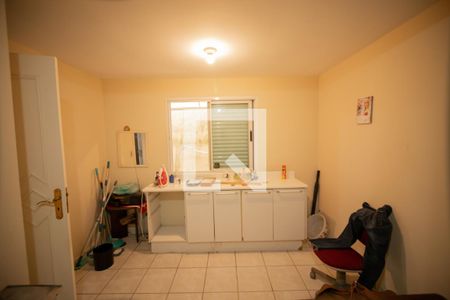 Casa à venda com 596m², 4 quartos e 10 vagasQuarto Lavanderia Interna