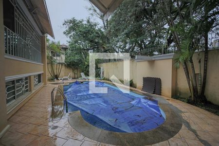 Casa à venda com 596m², 4 quartos e 10 vagasÁrea comum - Piscina