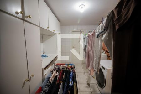 Casa à venda com 596m², 4 quartos e 10 vagasLavanderia Interna