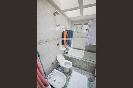 Casa à venda com 596m², 4 quartos e 10 vagasSuite 2 Quarto 4