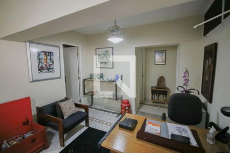 Casa à venda com 596m², 4 quartos e 10 vagasEscritorio