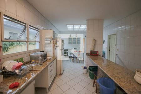 Casa à venda com 596m², 4 quartos e 10 vagasCozinha