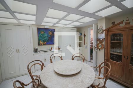 Casa à venda com 596m², 4 quartos e 10 vagasCozinha