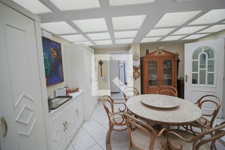 Casa à venda com 596m², 4 quartos e 10 vagasCozinha