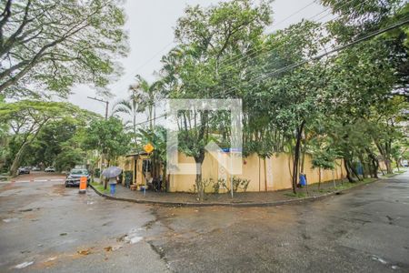 Casa à venda com 596m², 4 quartos e 10 vagasFachada Casa