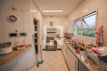 Casa à venda com 596m², 4 quartos e 10 vagasCozinha