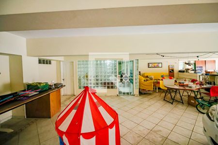 Casa à venda com 596m², 4 quartos e 10 vagasGaragem