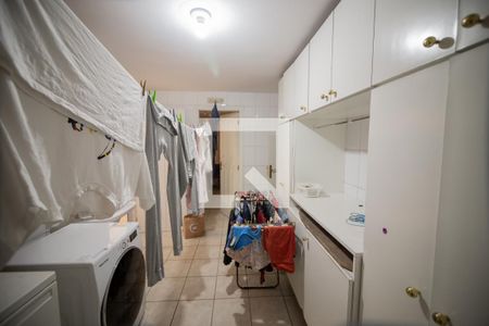 Casa à venda com 596m², 4 quartos e 10 vagasLavanderia Interna