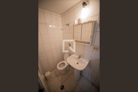 Casa à venda com 596m², 4 quartos e 10 vagasBanheiro Lavanderia Interna