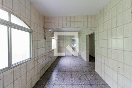 Casa à venda com 490m², 5 quartos e 3 vagas Casa à venda com 490m², 5 quartos e 3 vagasCozinha