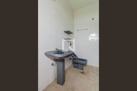 Casa à venda com 490m², 5 quartos e 3 vagas Casa à venda com 490m², 5 quartos e 3 vagasBanheiro Suíte 1