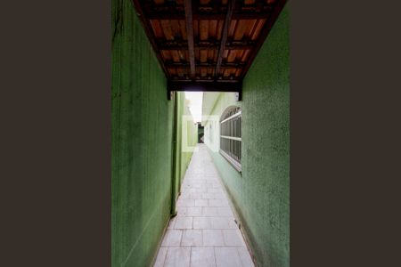 Casa à venda com 490m², 5 quartos e 3 vagas Casa à venda com 490m², 5 quartos e 3 vagasCorredor Externo