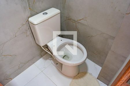 Casa para alugar com 373m², 2 quartos e 1 vaga Casa para alugar com 373m², 2 quartos e 1 vagaBanheiro Social