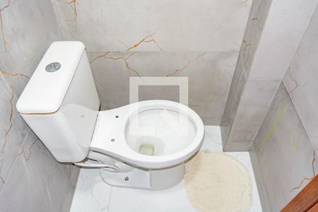 Casa para alugar com 373m², 2 quartos e 1 vaga Casa para alugar com 373m², 2 quartos e 1 vagaBanheiro Social