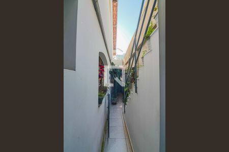 Corredor de casa à venda com 3 quartos, 159m² em Ferreira, São Paulo