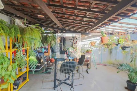 Casa à venda com 159m², 3 quartos e 2 vagas Casa à venda com 159m², 3 quartos e 2 vagasVaranda - Lavanderia e Churrasqueira