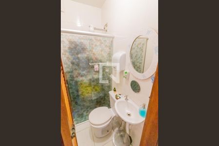 Casa à venda com 159m², 3 quartos e 2 vagas Casa à venda com 159m², 3 quartos e 2 vagasBanheiro