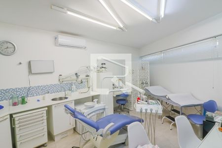 Casa à venda com 159m², 3 quartos e 2 vagas Casa à venda com 159m², 3 quartos e 2 vagasSala - Parte Tras