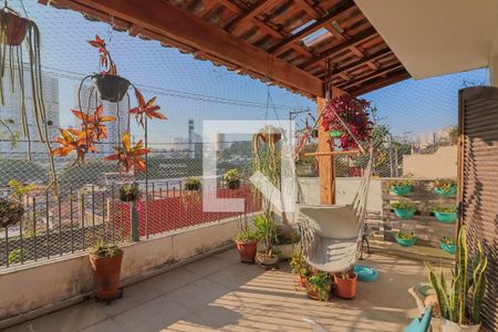 Casa à venda com 159m², 3 quartos e 2 vagas Casa à venda com 159m², 3 quartos e 2 vagasVaranda