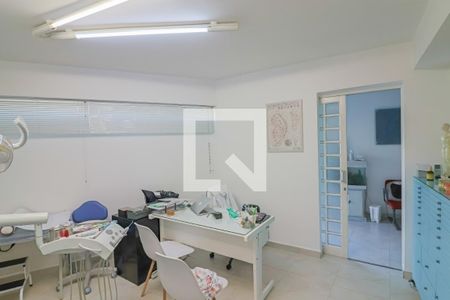 Casa à venda com 159m², 3 quartos e 2 vagas Casa à venda com 159m², 3 quartos e 2 vagasSala - Parte Tras