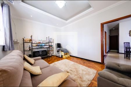 Sala de casa à venda com 3 quartos, 240m² em Nova Suíça, Belo Horizonte