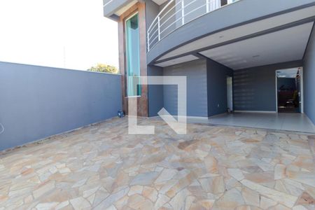Casa à venda com 205m², 3 quartos e 3 vagasGaragem