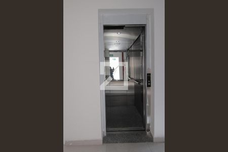 Apartamento à venda com 40m², 2 quartos e 1 vagaElevador 