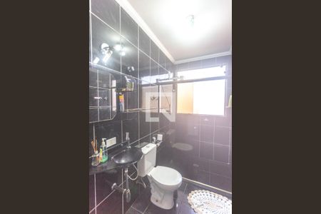 Casa à venda com 180m², 3 quartos e 2 vagasBanheiro social