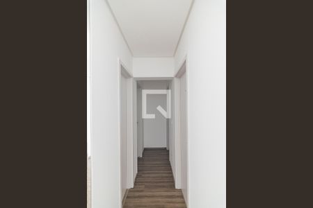 Corredor de apartamento para alugar com 3 quartos, 78m² em Vila Alzira, Santo André