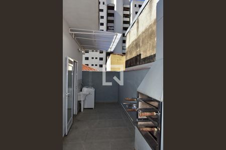 Casa para alugar com 80m², 2 quartos e 1 vagaQuintal