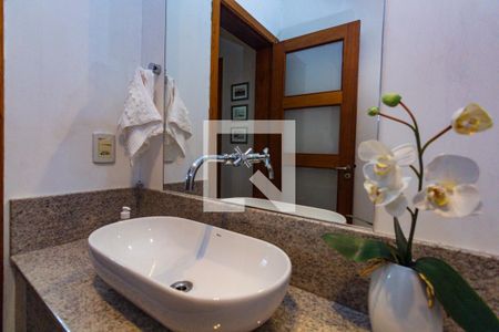 Casa à venda com 300m², 3 quartos e 3 vagasLavabo 