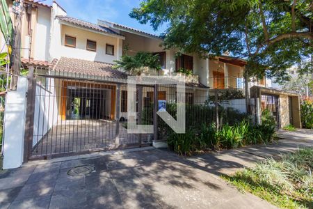 Casa à venda com 300m², 3 quartos e 3 vagasFachada da casa 