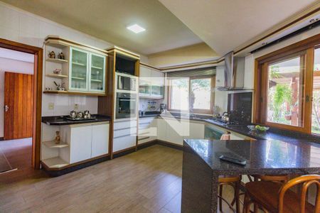 Casa à venda com 300m², 3 quartos e 3 vagasCozinha 