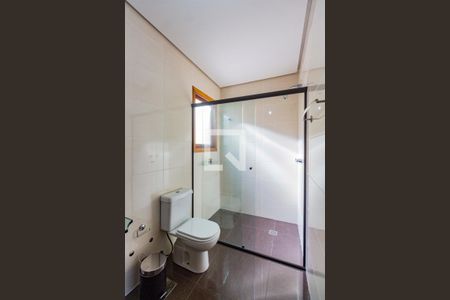 Casa à venda com 300m², 3 quartos e 3 vagasBanheiro da Suíte 2