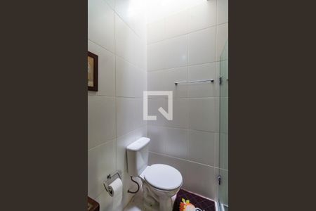 Casa à venda com 300m², 3 quartos e 3 vagasBanheiro 