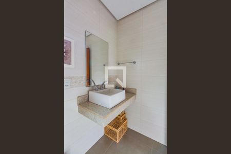 Casa à venda com 300m², 3 quartos e 3 vagasBanheiro da Suíte 3